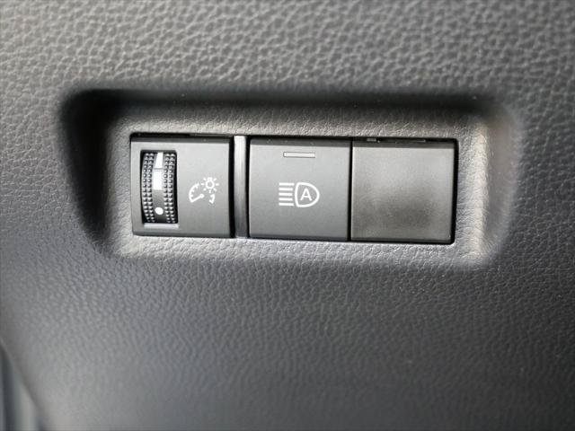 Certified 2025 Toyota RAV4 LE AWD/4WD image 28