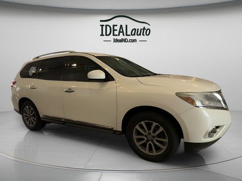 Used 2014 Nissan Pathfinder SL AWD/4WD image 2