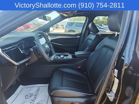 Used 2025 Jeep Wagoneer S Limited AWD/4WD image 18