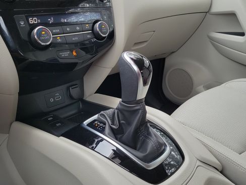 Certified 2022 Nissan Rogue Sport SL w/ Premium Package FWD image 26