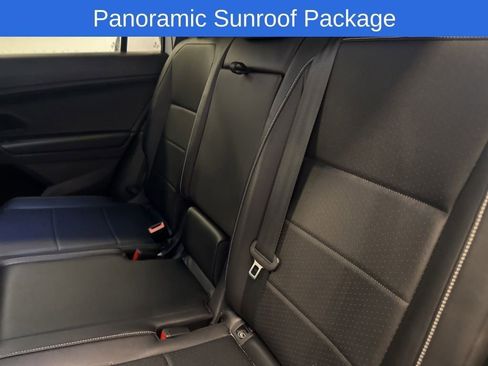Used 2021 Volkswagen Tiguan SE w/ Panoramic Sunroof Package image 17