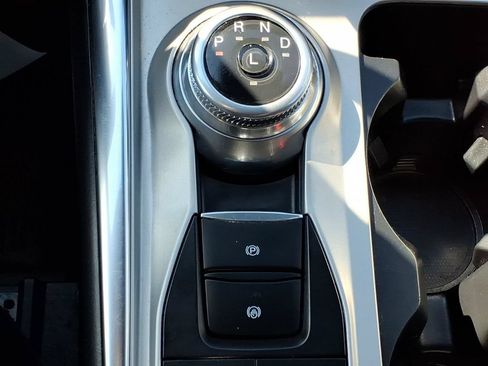 Used 2022 Ford Explorer XLT w/ Equipment Group 202A AWD/4WD image 19