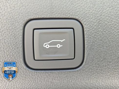New 2026 GMC Yukon XL Denali Ultimate AWD/4WD image 6