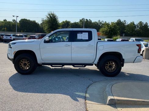 Used 2024 Nissan Frontier SV w/ SV Convenience Package AWD/4WD image 4
