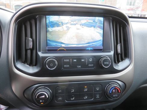 Used 2018 Chevrolet Colorado Z71 image 16