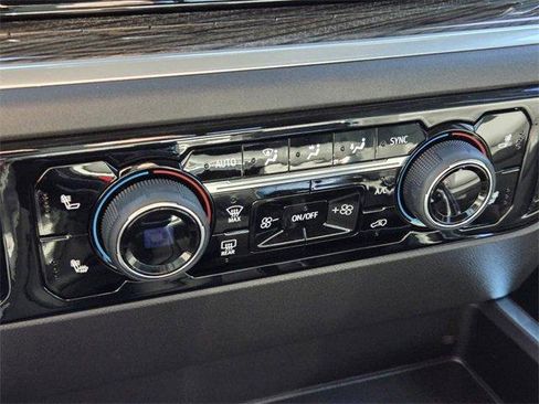 Used 2025 Chevrolet Silverado 1500 LT Trail Boss w/ Convenience Package II image 18