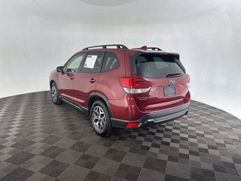Used 2022 Subaru Forester Premium image 5