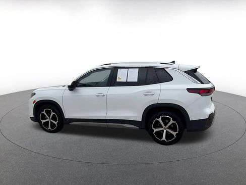 Used 2026 Volkswagen Tiguan SE FWD image 8