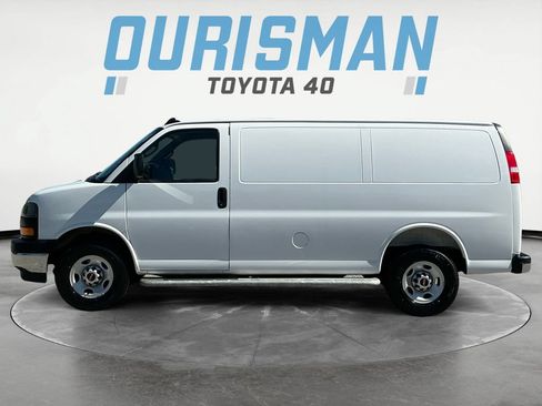 Used 2025 GMC Savana 2500 w/ Driver Convenience Package RWD image 4