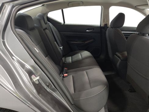 Used 2022 Nissan Altima 2.5 SV image 19