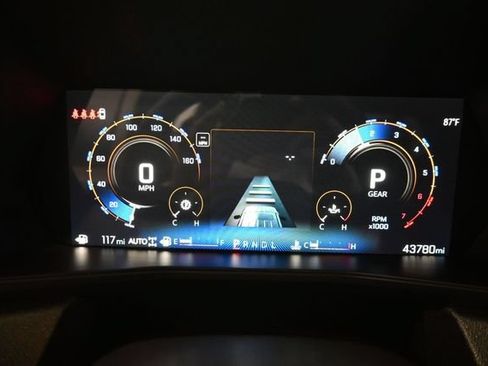 Used 2024 Chevrolet Colorado Trail Boss w/ Advanced Trailering Package AWD/4WD image 12