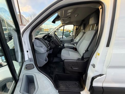 Used 2018 Ford Transit 250 130 Low Roof image 13