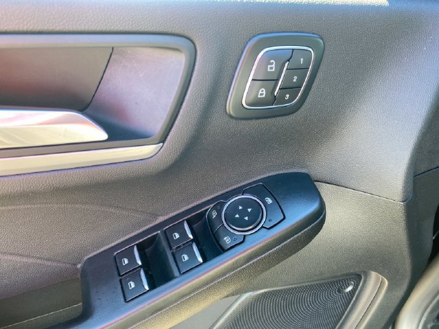 Used 2024 Ford Escape Platinum AWD/4WD image 18