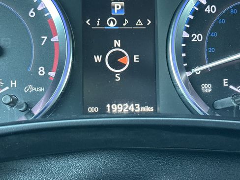 Used 2015 Toyota Highlander Limited AWD/4WD image 29