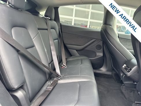 Used 2022 Tesla Model Y Performance image 11