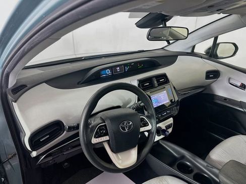 Used 2018 Toyota Prius Four Touring image 10