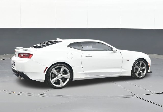 Used 2017 Chevrolet Camaro SS RWD image 16