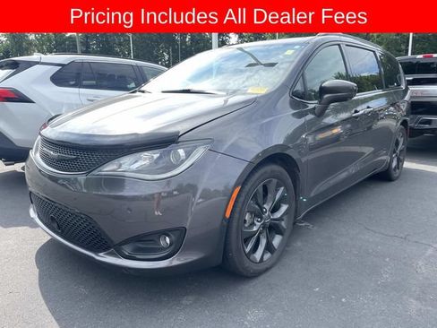 Used 2019 Chrysler Pacifica Touring-L Plus w/ Advanced Safetytec Group FWD image 1