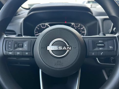 Used 2024 Nissan Rogue S AWD/4WD image 23