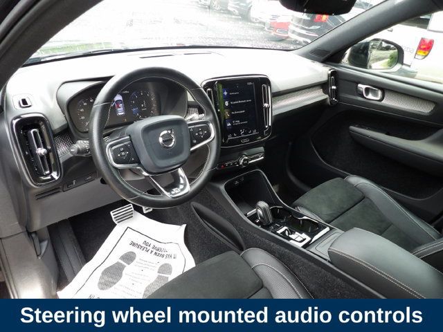 Used 2020 Volvo XC40 T5 R-Design AWD/4WD image 11