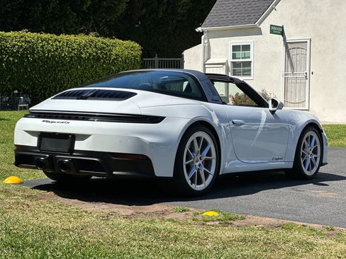 Certified 2026 Porsche 911 Targa 4 GTS AWD/4WD image 7