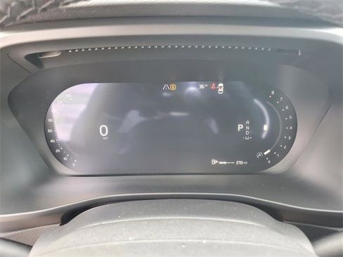 New 2026 Volvo XC40 B5 Ultra w/ Protection Package Premier image 17