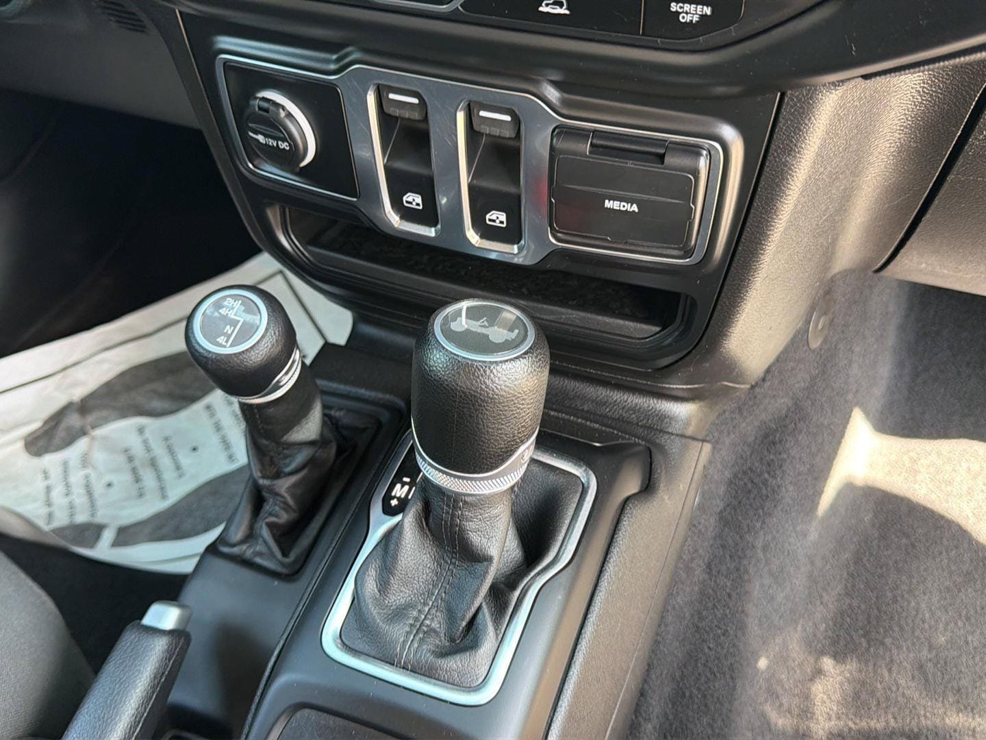 Used 2022 Jeep Wrangler Sport AWD/4WD image 24