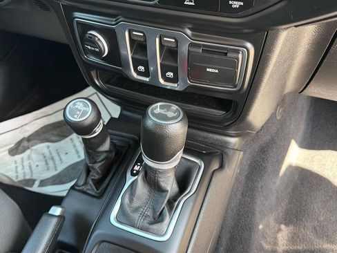 Used 2022 Jeep Wrangler Sport AWD/4WD image 24