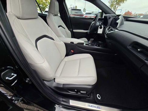 New 2025 Lexus UX 300h FWD image 12