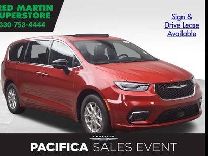 New 2026 Chrysler Pacifica Select