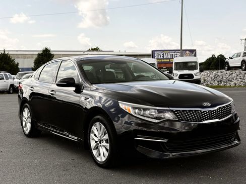 Used 2018 Kia Optima EX w/ Premium Package FWD image 5