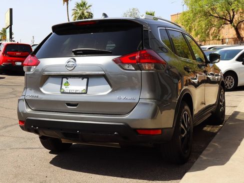Used 2018 Nissan Rogue SV AWD/4WD image 13