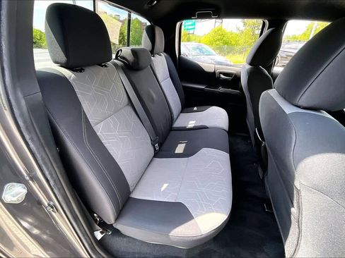 Used 2023 Toyota Tacoma TRD Off-Road image 19