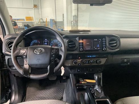 Used 2022 Toyota Tacoma SR AWD/4WD image 12