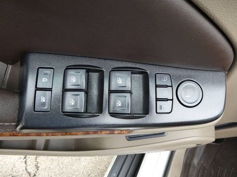 Used 2017 Chevrolet Tahoe Premier AWD/4WD image 29