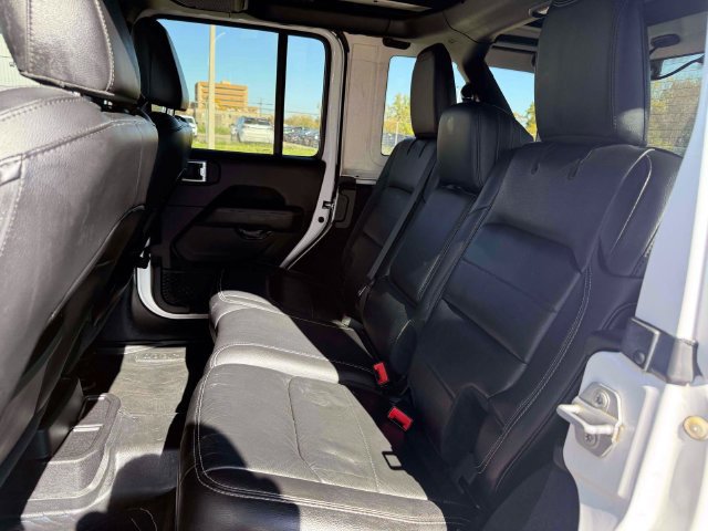 Used 2019 Jeep Wrangler Unlimited Sahara w/ Uconnect 4C Nav & Sound Group AWD/4WD image 12