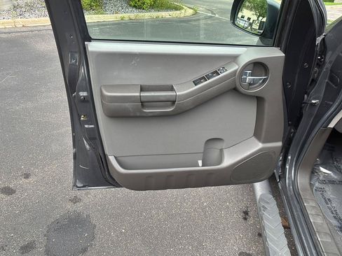 Used 2008 Nissan Xterra SE w/ Supplemental Air Bag Pkg AWD/4WD image 6