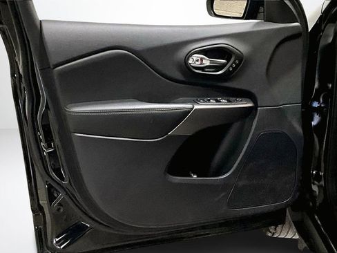 Used 2022 Jeep Cherokee Limited image 20