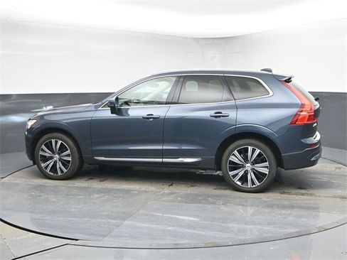 Used 2023 Volvo XC60 B5 Plus w/ Climate Package image 5