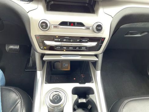 Used 2023 Ford Explorer XLT w/ Equipment Group 202A image 18