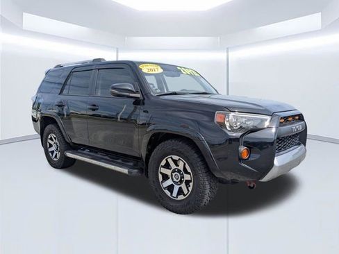 Used 2017 Toyota 4Runner SR5 Premium image 2