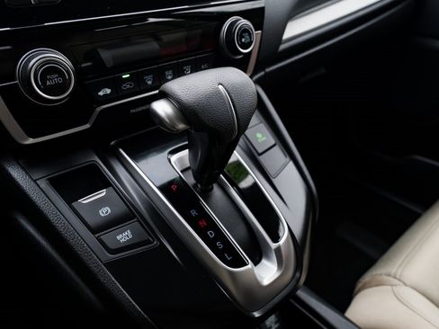 Used 2018 Honda CR-V LX image 16