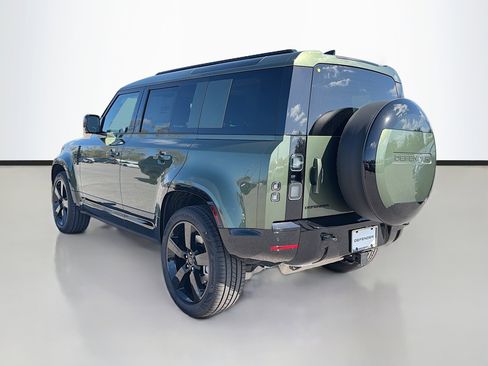 New 2026 Land Rover Defender 110 X-Dynamic SE image 3