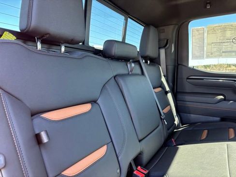 New 2025 GMC Sierra 1500 AT4 w/ AT4 Premium Package AWD/4WD image 22