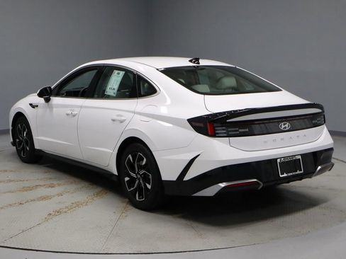 Certified 2025 Hyundai Sonata SEL FWD image 11