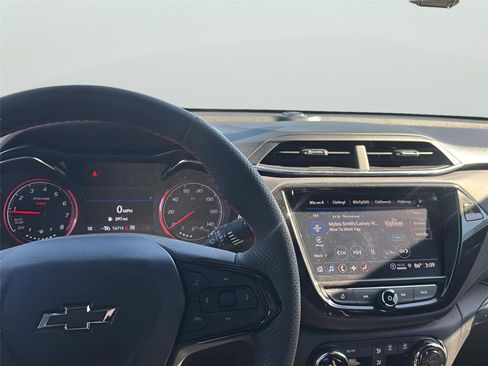 Used 2022 Chevrolet TrailBlazer RS w/ Technology Package image 13