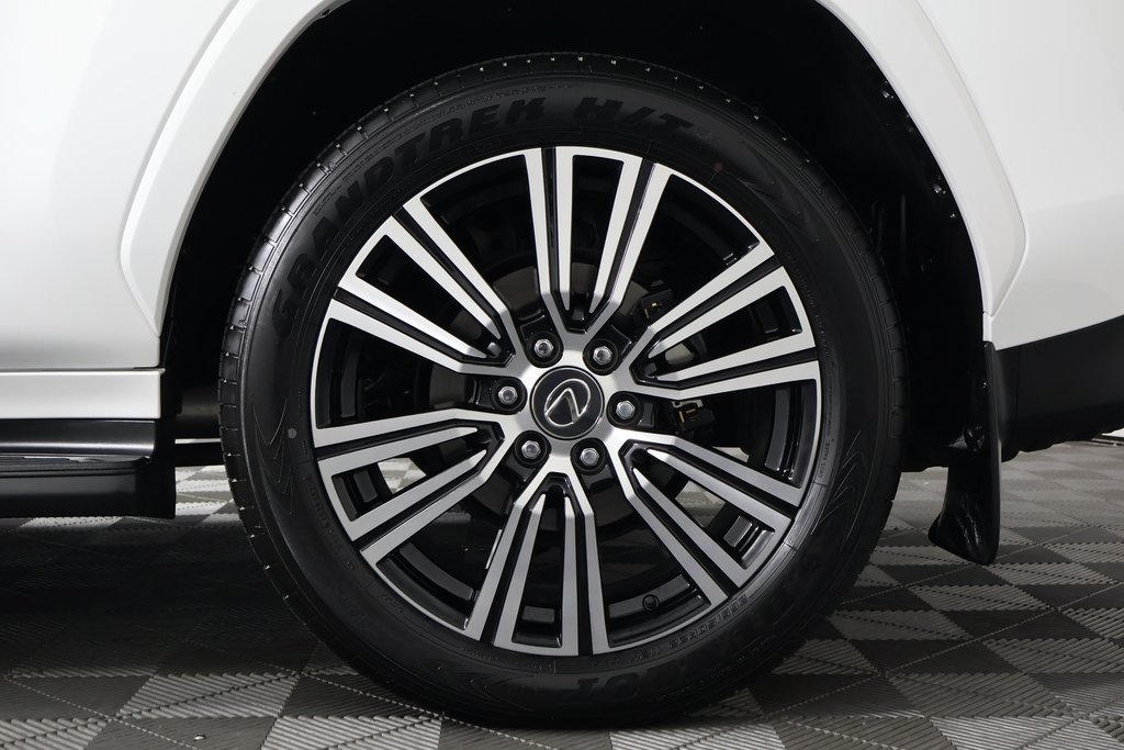 Certified 2026 Lexus LX 600 4WD w/ Luxury Package image 17