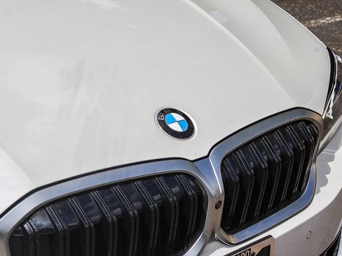 Certified 2025 BMW 330i Sedan image 9