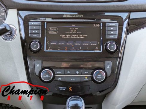 Used 2020 Nissan Rogue Sport SV image 22