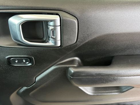 Used 2024 Jeep Gladiator Rubicon image 18